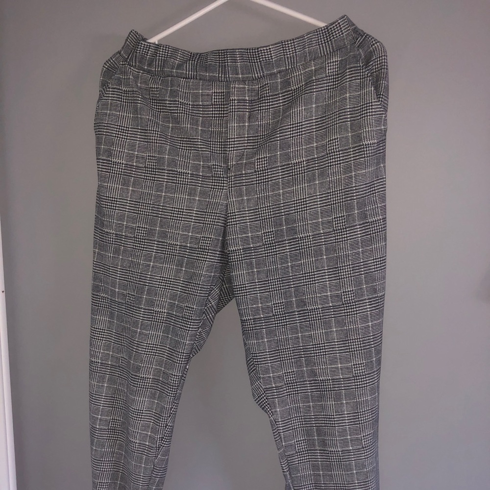 Plaid rolled pants!